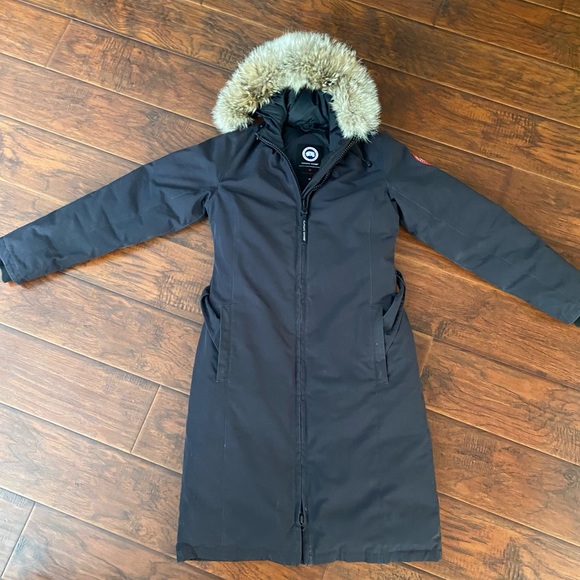 SOLD Authentic Canada goose Whistler Parka - Picture 2 of 7
